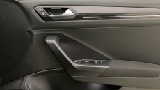 Volkswagen T-Roc 2.0 TDI 4MOTION SEL 5dr Diesel Hatchback